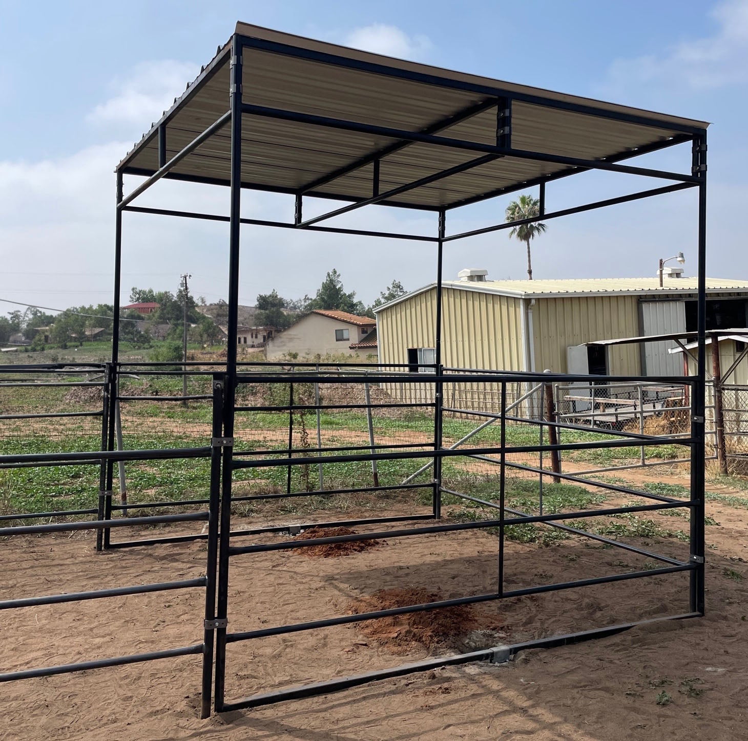 10x20 Stall with 10x10 Shelter (5 Rail)