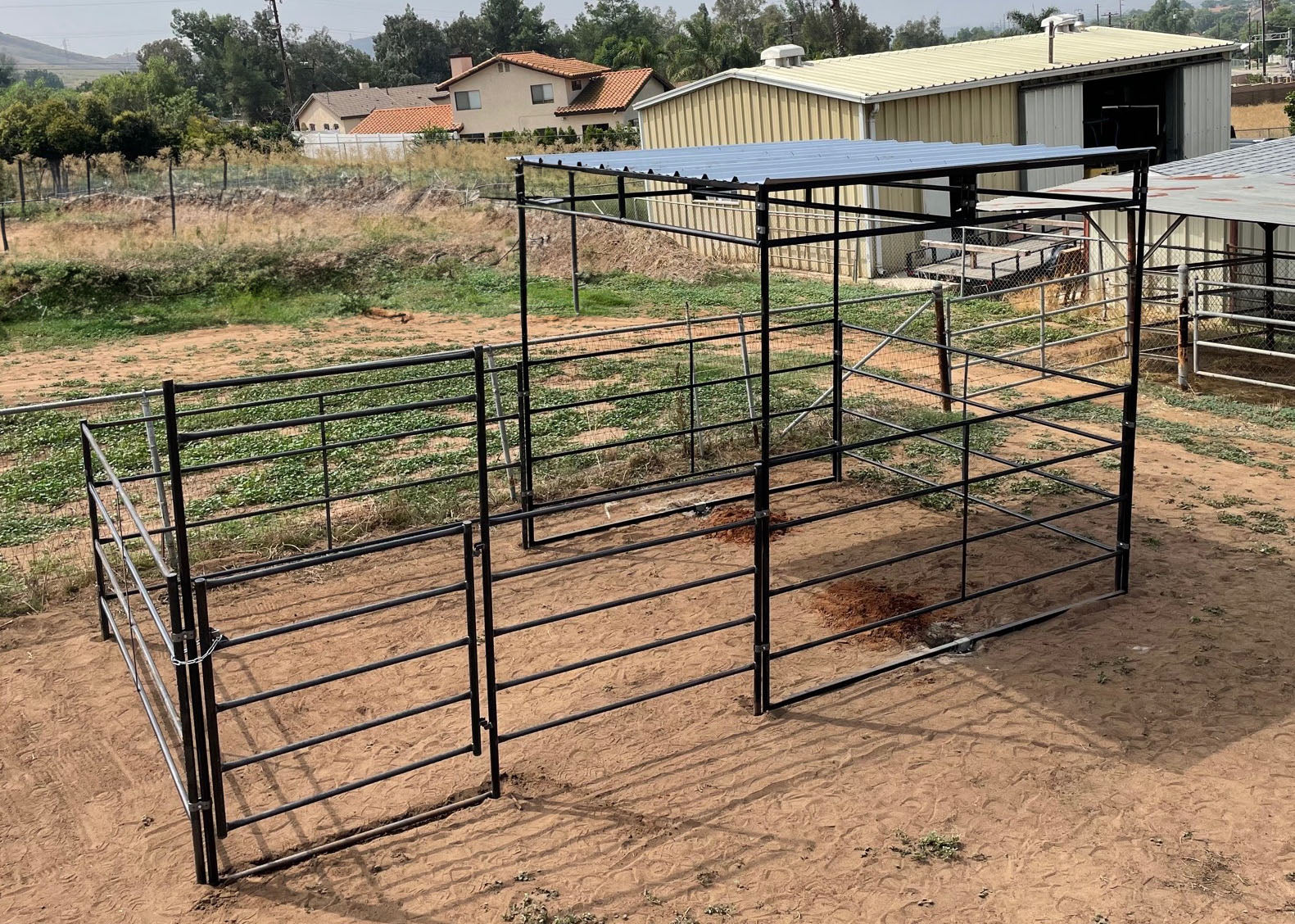 10x20 Stall with 10x10 Shelter (5 Rail)